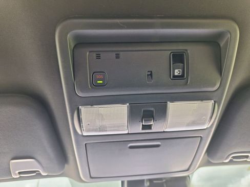 Used 2024 Nissan Titan SV w/ SV Bronze Edition Package image 18