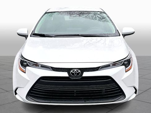 Used 2025 Toyota Corolla LE image 4