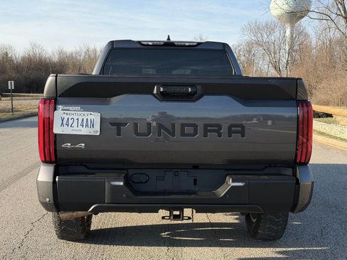 Used 2022 Toyota Tundra SR5 w/ SR5 Convenience Package AWD/4WD image 38