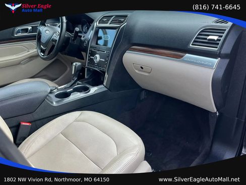 Used 2018 Ford Explorer Limited w/ Equipment Group 301A AWD/4WD image 7