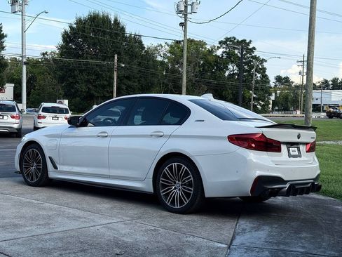 Used 2019 BMW 530e w/ M Sport Package RWD image 4