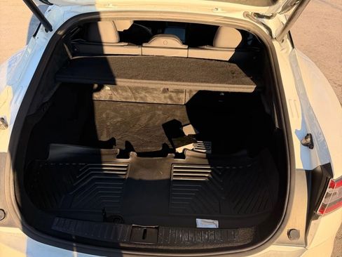 Used 2021 Tesla Model S Plaid image 11