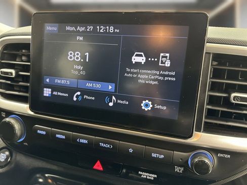 Certified 2024 Hyundai Venue SEL FWD image 19