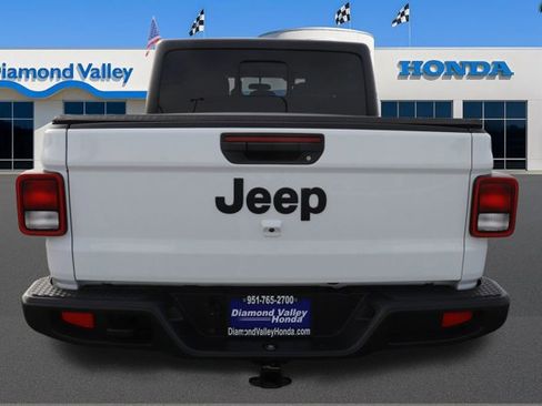 Used 2023 Jeep Gladiator Willys image 5