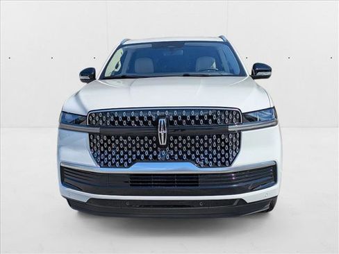 New 2025 Lincoln Navigator Reserve image 6