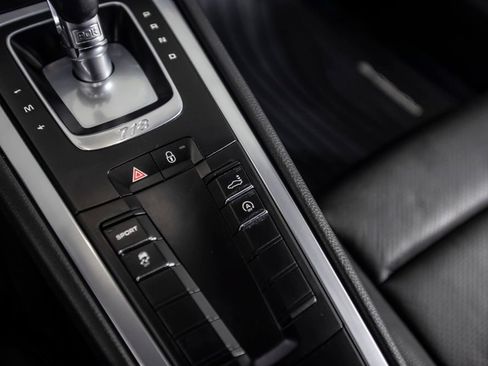 Used 2018 Porsche 718 Cayman S RWD image 29