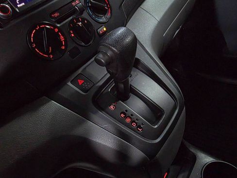 Used 2020 Nissan NV200 S image 23