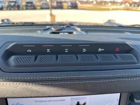 New 2025 Ford Bronco Badlands w/ Sasquatch Package image 25