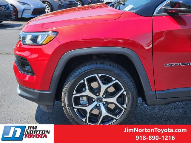 Used 2025 Jeep Compass Limited AWD/4WD image 8