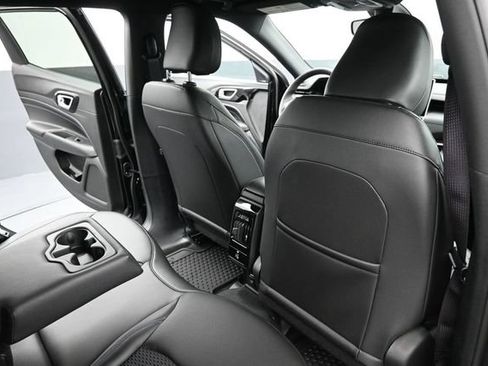 New 2026 Jeep Compass Latitude AWD/4WD image 19