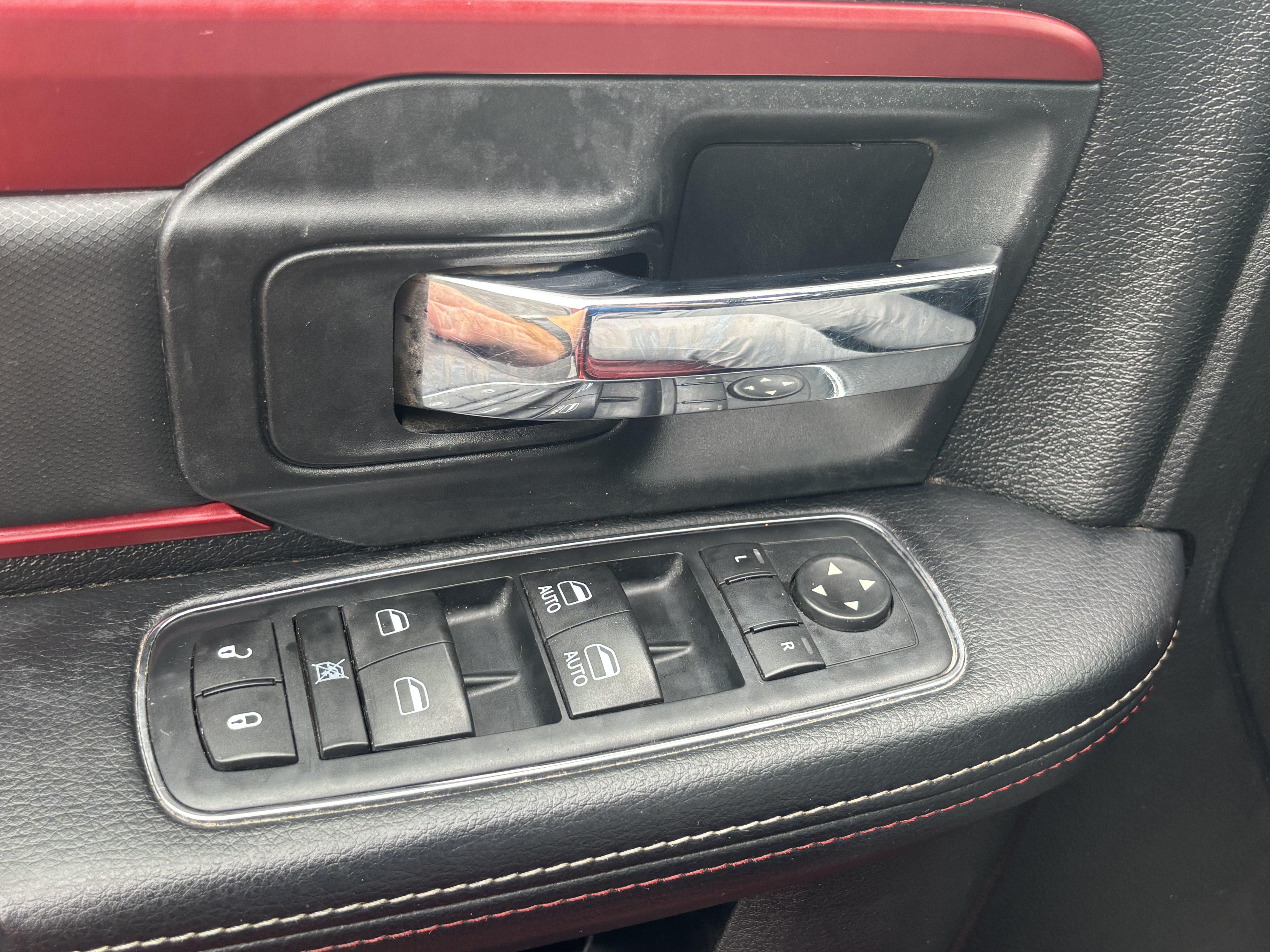 Used 2016 RAM 1500 Rebel AWD/4WD image 21