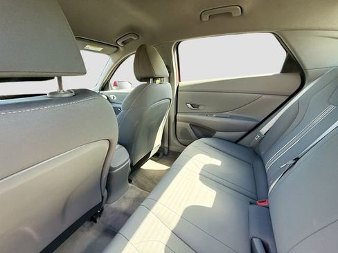 Certified 2023 Hyundai Elantra SEL w/ Convenience Package image 23