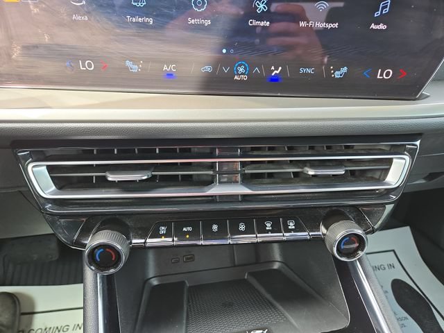 Used 2024 Chevrolet Traverse LT w/ Trailering Package AWD/4WD image 23