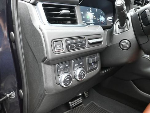 Used 2023 GMC Yukon Denali Ultimate AWD/4WD image 16