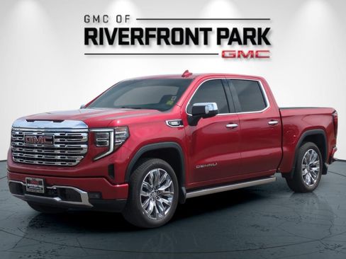 Used 2022 GMC Sierra 1500 Denali w/ Denali Reserve Package AWD/4WD image 8