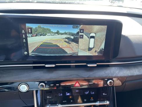 Used 2024 Kia Carnival SX FWD image 21