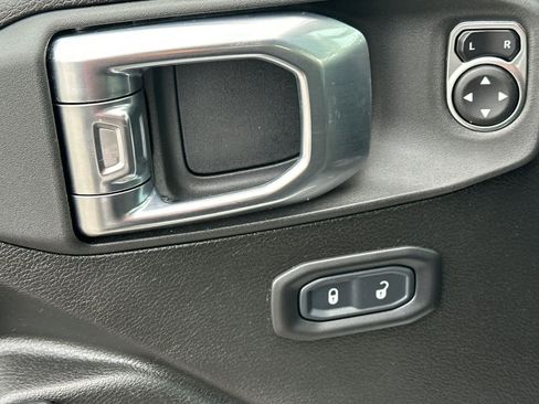 Used 2023 Jeep Wrangler Unlimited Rubicon 4xe w/ Steel Bumper Group image 13