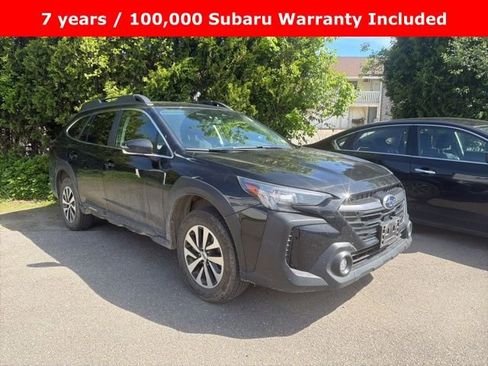 Used 2025 Subaru Outback Premium AWD/4WD image 2