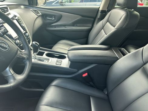 Used 2023 Nissan Murano SV w/ SV Midnight Edition Package FWD image 9