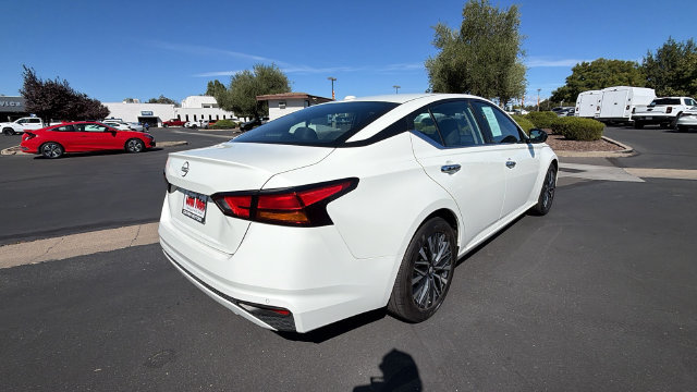 Used 2025 Nissan Altima 2.5 SV FWD image 4
