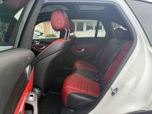 Used 2022 Mercedes-Benz GLC 300 4MATIC image 27