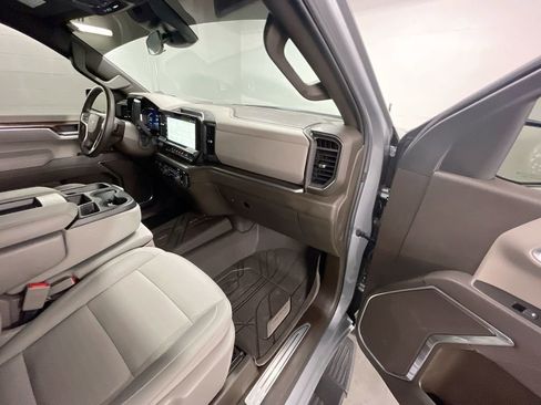 Used 2025 Chevrolet Silverado 1500 RST image 28