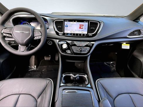 New 2026 Chrysler Pacifica Limited w/ S Appearance Package FWD image 5