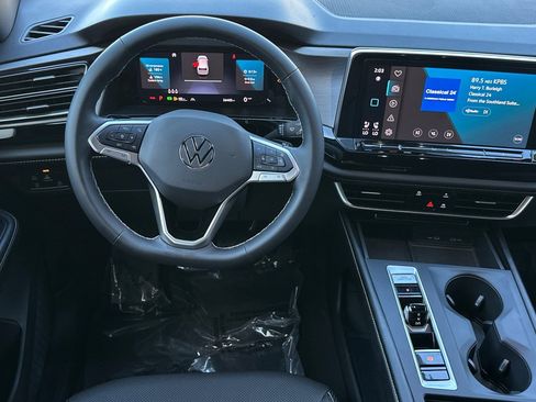 Used 2024 Volkswagen Atlas Cross Sport SE image 13