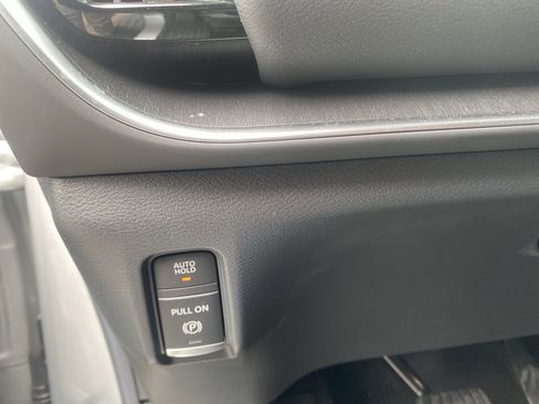 Used 2025 Nissan Armada SV image 15