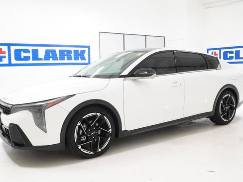 Used 2025 Kia K4 GT-Line w/ GT-Line Premium Package FWD image 32
