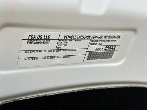 Used 2022 Chrysler Pacifica Touring-L FWD image 31