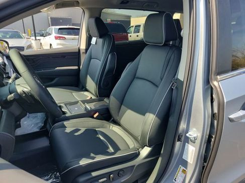 New 2026 Honda Odyssey Touring image 19