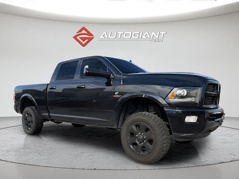 Used 2015 RAM 2500 Laramie w/ Black Appearance Group AWD/4WD image 10