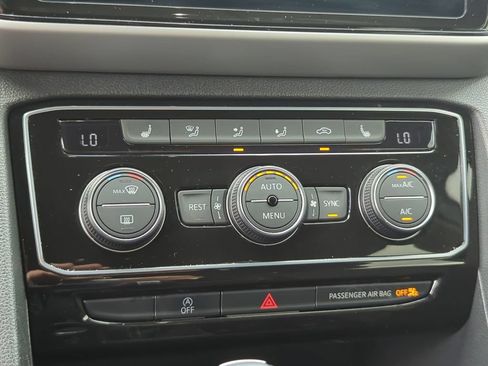 Certified 2023 Volkswagen Atlas SE FWD image 23