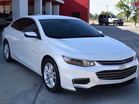 Used 2016 Chevrolet Malibu LT w/ Leather Package FWD image 2