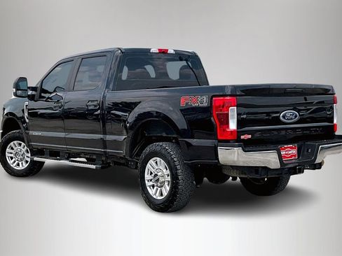 Used 2019 Ford F250 XL w/ STX Appearance Package image 4