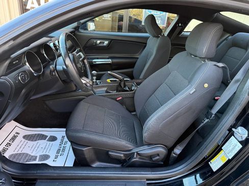 Used 2017 Ford Mustang Coupe image 10