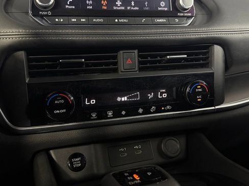 Used 2025 Nissan Rogue SV FWD image 16