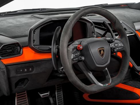 Used 2024 Lamborghini Revuelto AWD/4WD image 12