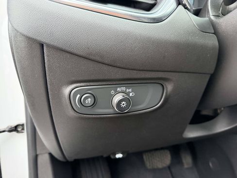 Certified 2023 Chevrolet Equinox LS AWD/4WD image 18