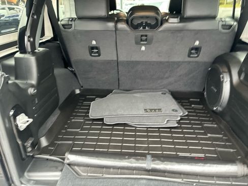 Used 2021 Jeep Wrangler Unlimited Sahara image 16