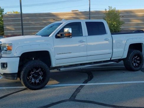 Used 2015 GMC Sierra 2500 Denali image 40