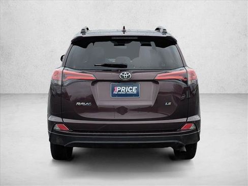 Used 2018 Toyota RAV4 LE image 6