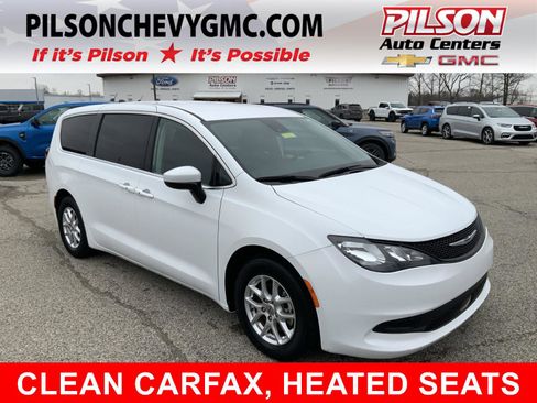 Used 2023 Chrysler Voyager LX image 1