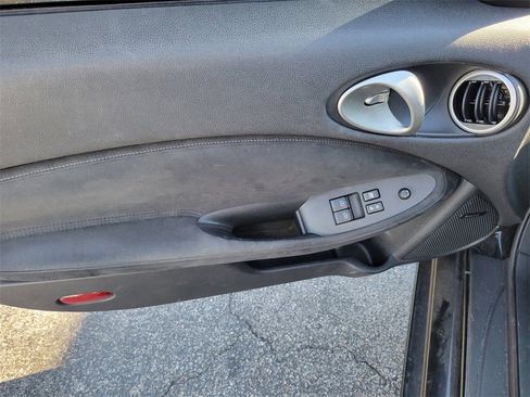 Used 2010 Nissan 370Z Touring image 8