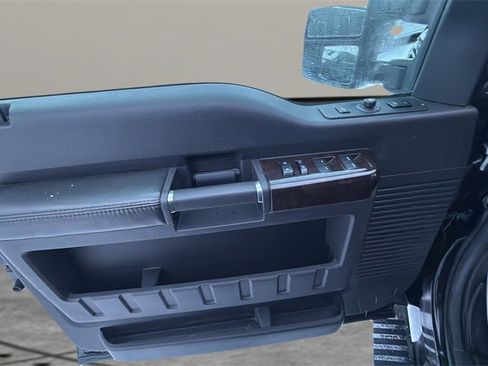 Used 2013 Ford F250 Platinum image 12