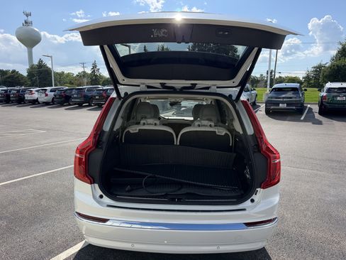 Used 2023 Volvo XC90 T8 Plus w/ Protection Package Premier AWD/4WD image 10