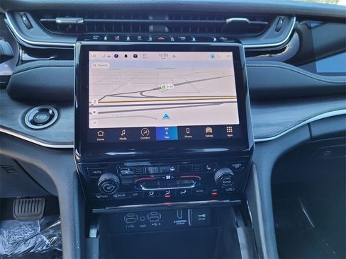 Used 2023 Jeep Grand Cherokee 4xe image 11