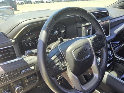 Used 2023 GMC Yukon XL Denali w/ Denali Reserve Package AWD/4WD image 5