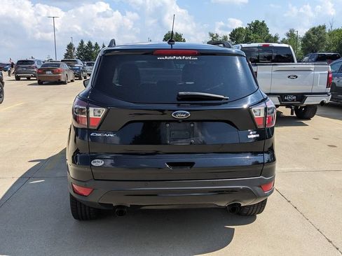 Used 2017 Ford Escape SE w/ Equipment Group 201A AWD/4WD image 4